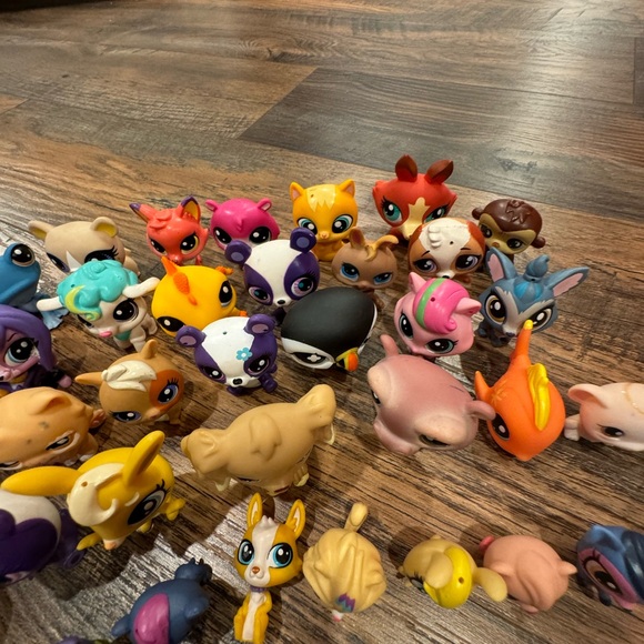 40+ littlest pet shop! - Picture 4 of 7